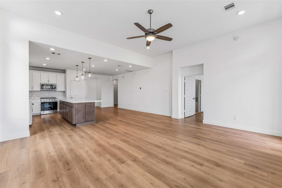 Spacious, unfurnished interior of a new home in Elyson, Katy (Image 26). Spacious, unfurnished interior of a new home in Elyson, Katy (Image 26).