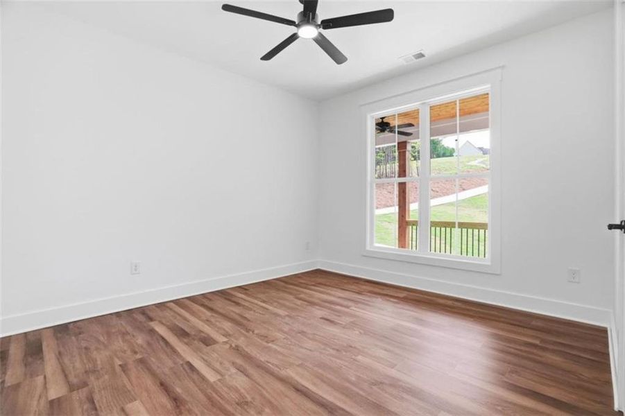 Spacious, unfurnished interior of a new home in , Jasper (Image 40).
