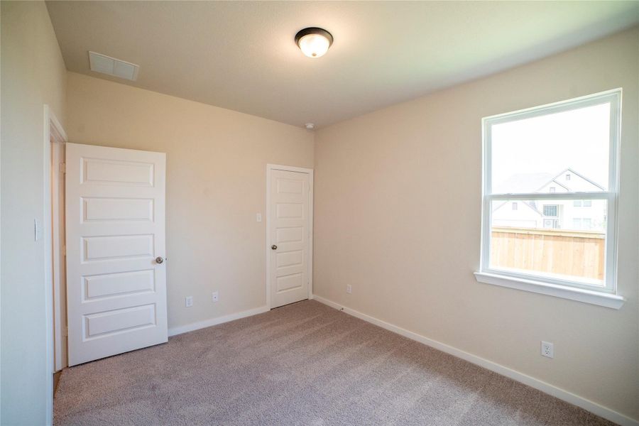 Spacious, unfurnished interior of a new home in , Brenham (Image 20).
