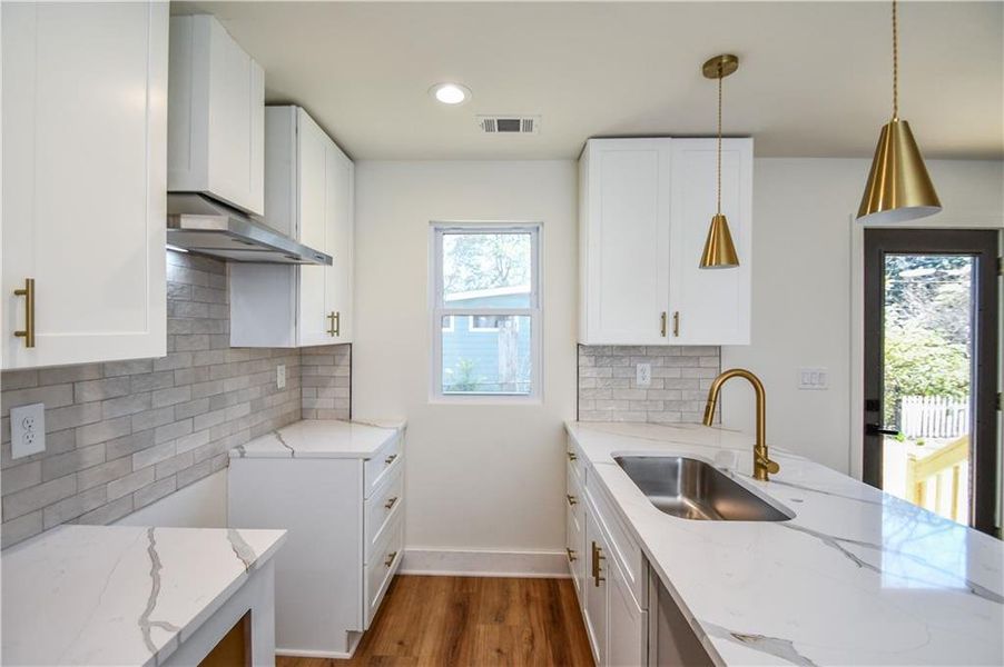 Furnished interior view inside a new home in , Atlanta (Image 5).