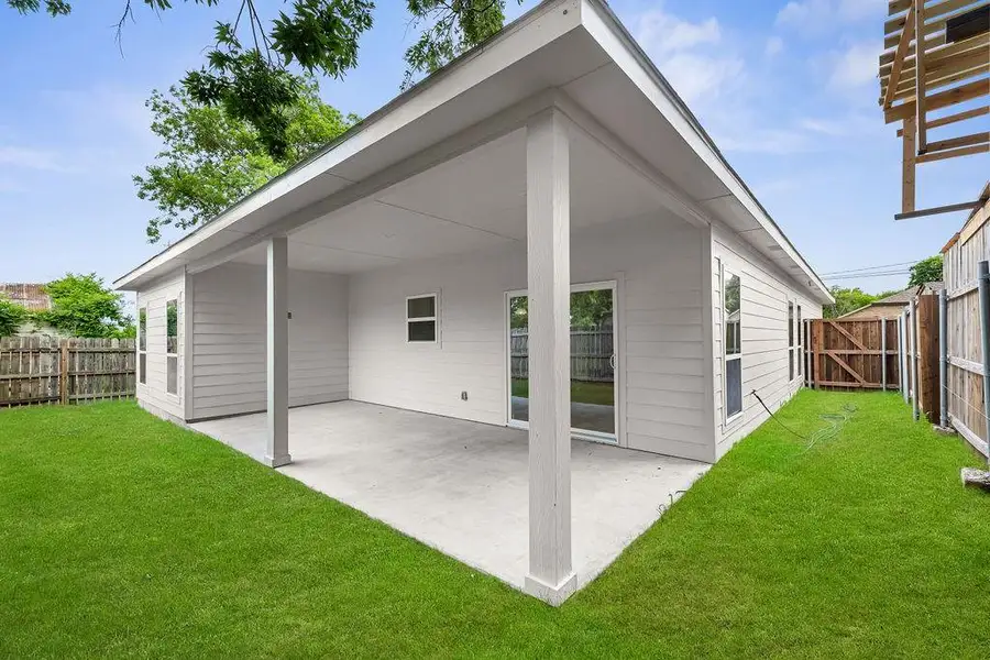 Exterior details and patio area of a home in , Greenville (Image 4).