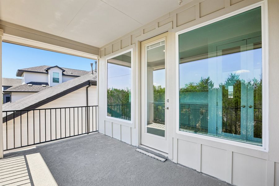 Exterior details and patio area of a home in Foxfield, Austin (Image 3).