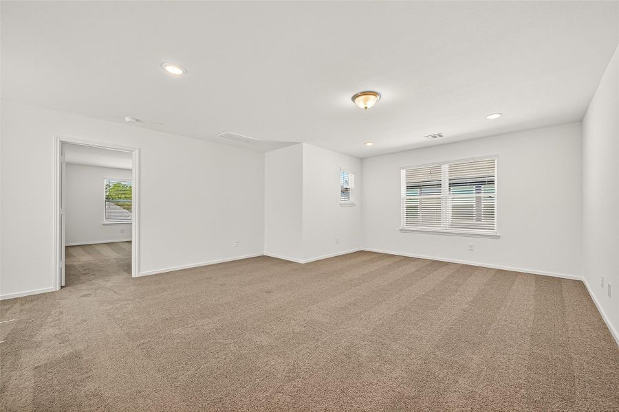 Spacious, unfurnished interior of a new home in Mill Creek Trails, Magnolia (Image 32).