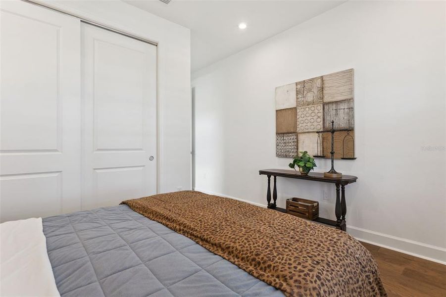 Furnished interior view inside a new home in , Tavares (Image 43).