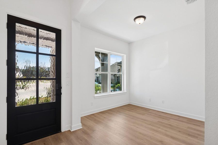 Spacious, unfurnished interior of a new home in ARTAVIA 45' Homesites, Conroe (Image 37).