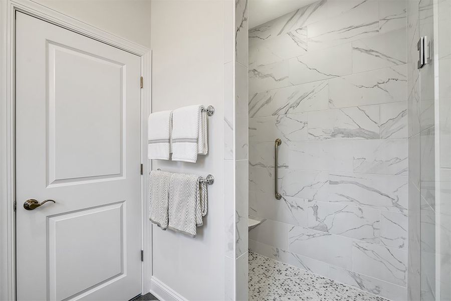 Charleston Harbor, Master Bathroom