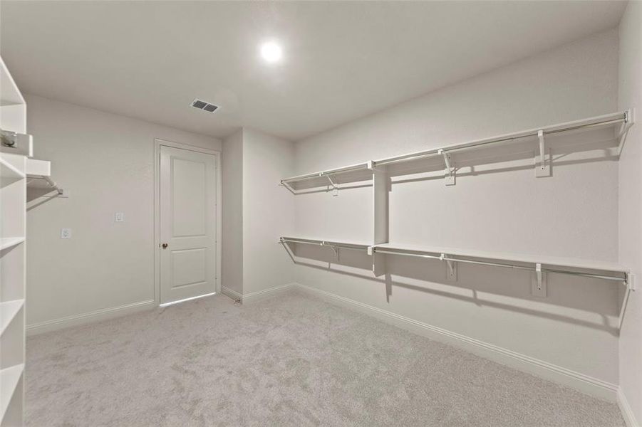 Spacious, unfurnished interior of a new home in , Josephine (Image 13).