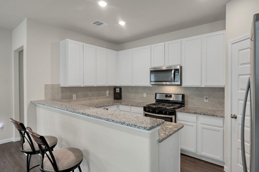 Corner pantry and granite countertops!!