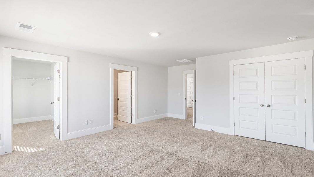 Spacious, unfurnished interior of a new home in Rivers Reach, Yemassee (Image 34).