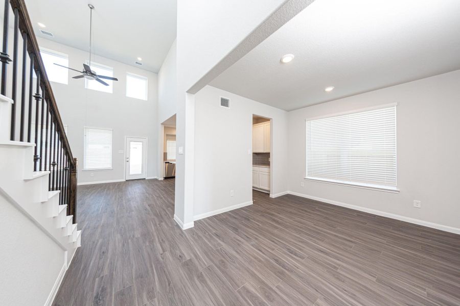Spacious, unfurnished interior of a new home in Bluestem, Brookshire (Image 14).