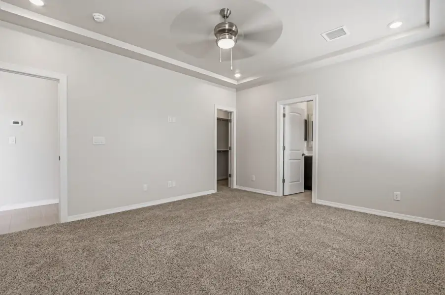 Representative unfurnished interior of a home built from the Poppy by View Homes in Paseo del Este, El Paso (Image 21).