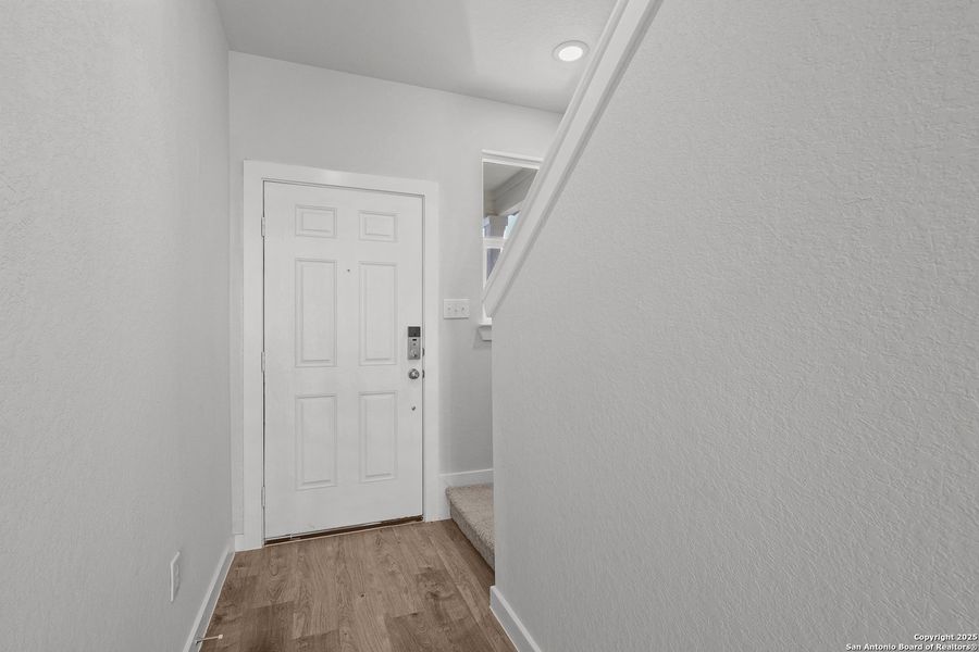 Spacious, unfurnished interior of a new home in Senna, Leon Valley (Image 18). Spacious, unfurnished interior of a new home in Senna, Leon Valley (Image 18).