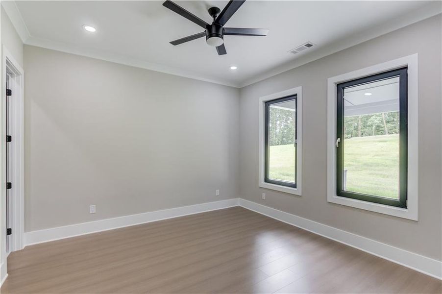 Spacious, unfurnished interior of a new home in , Auburn (Image 31).