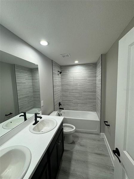 Furnished interior view inside a new home in , Punta Gorda (Image 6). Furnished interior view inside a new home in , Punta Gorda (Image 6).