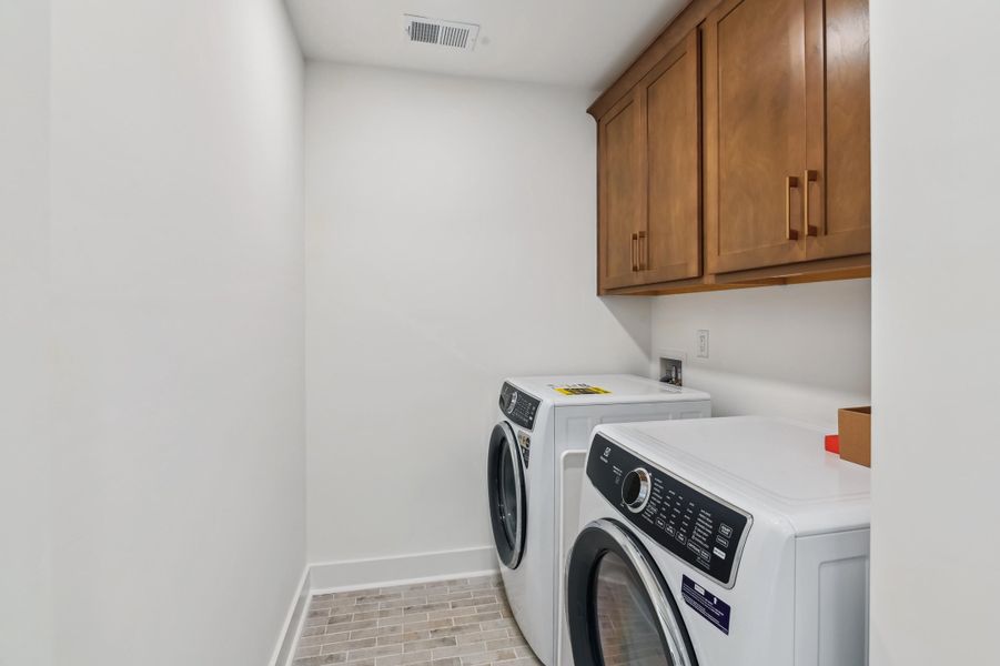 Furnished interior view inside a new home in Windsor Crossing, North Charleston (Image 8). Furnished interior view inside a new home in Windsor Crossing, North Charleston (Image 8).