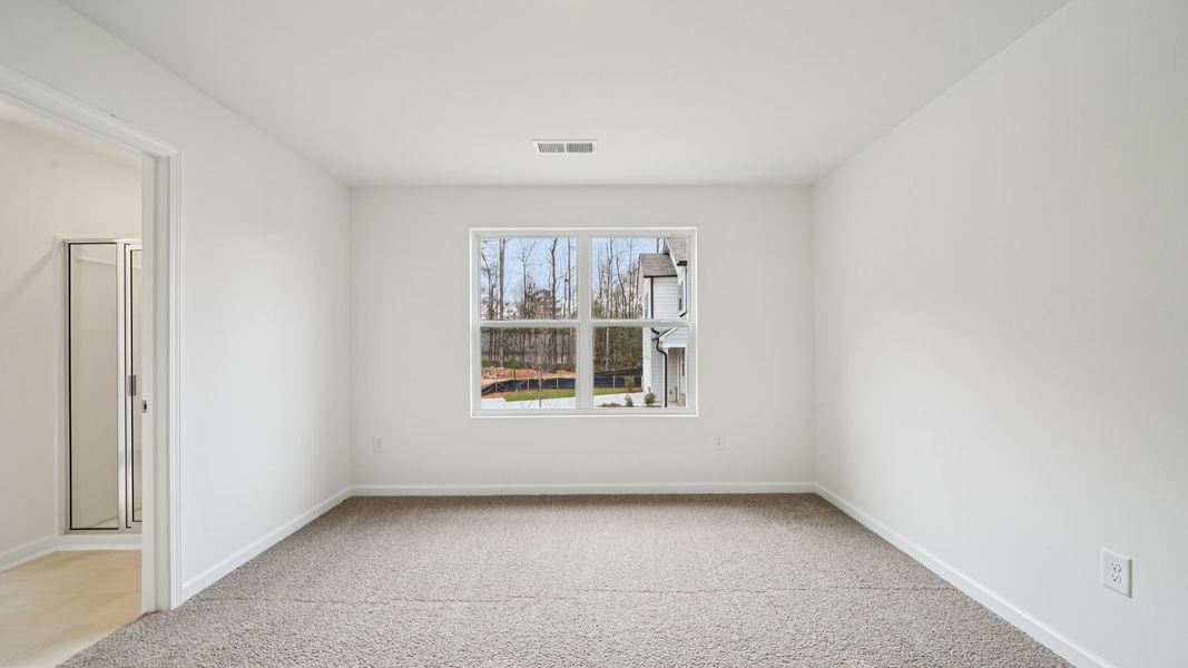 Representative unfurnished interior of a home built from the Ansley by D.R. Horton in Sherwood Manor, Atlanta (Image 17).