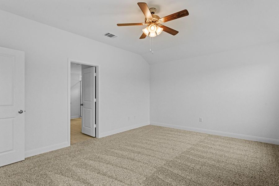 Spacious, unfurnished interior of a new home in Riverview, Georgetown (Image 28).