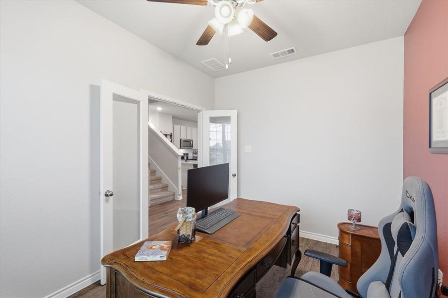 Furnished interior view inside a new home in , Fort Worth (Image 17).