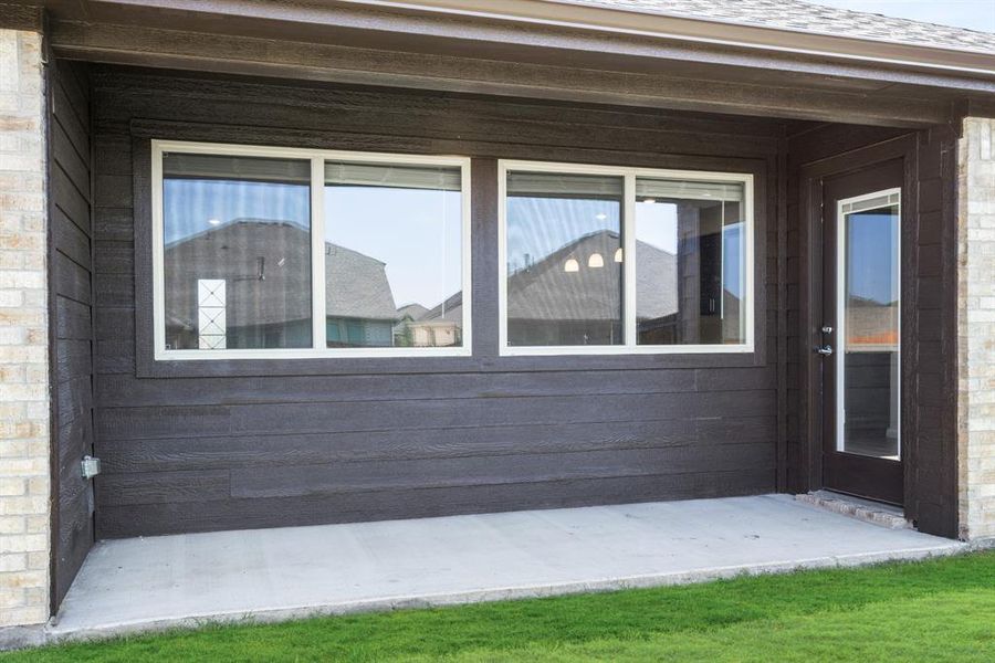 Exterior details and patio area of a home in Eagle Glen, Alvarado (Image 27). Exterior details and patio area of a home in Eagle Glen, Alvarado (Image 27).