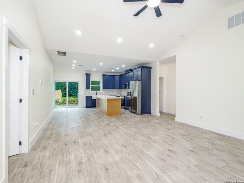 Spacious, unfurnished interior of a new home in , Brownwood (Image 19).