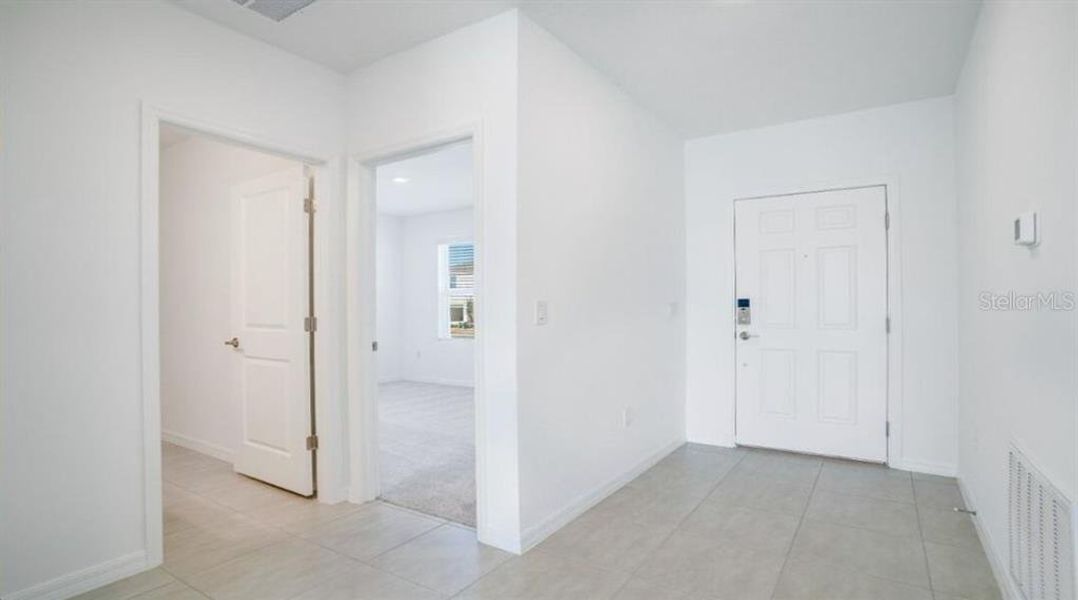 Spacious, unfurnished interior of a new home in Scenic Terrace, Lake Hamilton (Image 15). Spacious, unfurnished interior of a new home in Scenic Terrace, Lake Hamilton (Image 15).