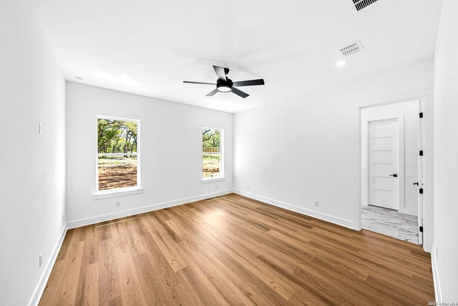 Spacious, unfurnished interior of a new home in , Spring Branch (Image 39).
