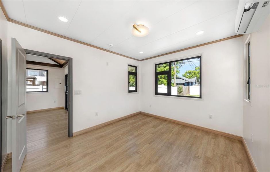 Spacious, unfurnished interior of a new home in , St. Petersburg (Image 55).