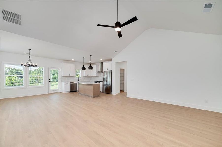 Spacious, unfurnished interior of a new home in , Gainesville (Image 13).