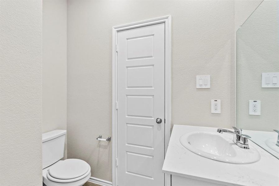 Furnished interior view inside a new home in , Fort Worth (Image 8).