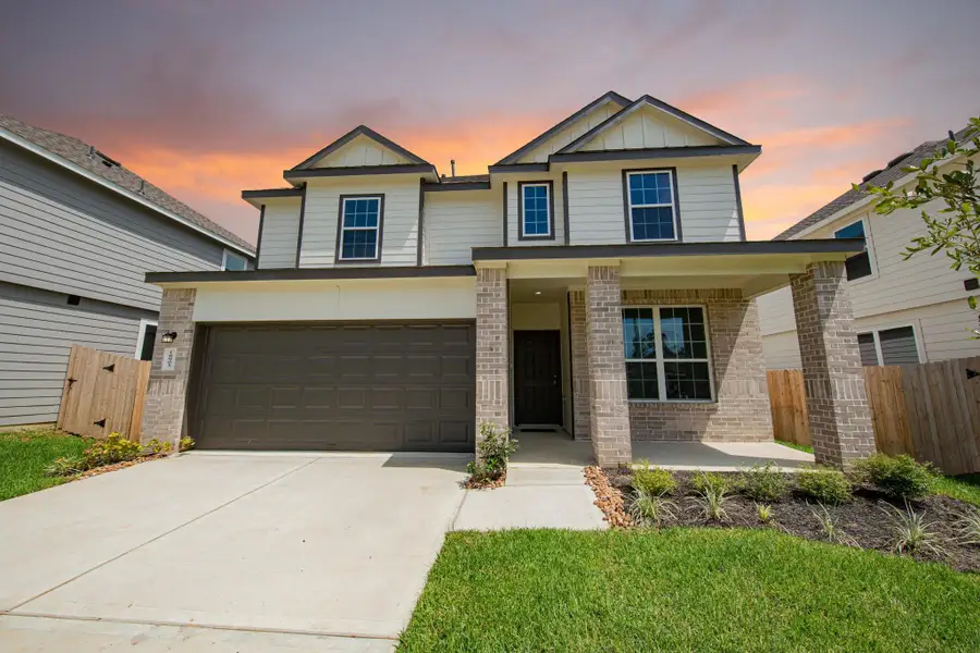 Exterior details and patio area of a home in Granger Pines, Conroe (Image 2).