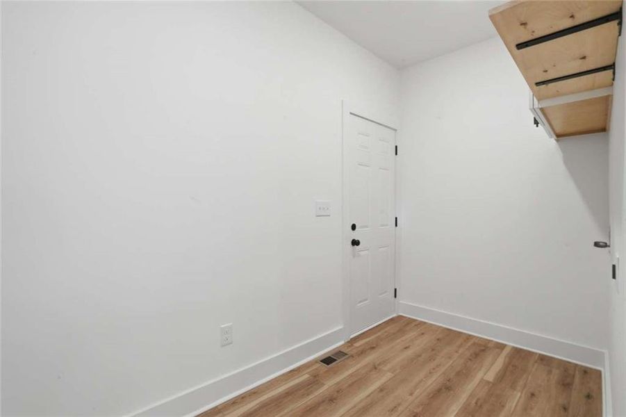 Spacious, unfurnished interior of a new home in , Atlanta (Image 22).