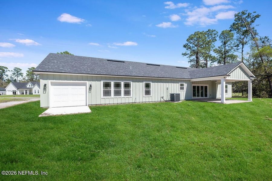 Exterior details and patio area of a home in , Starke (Image 16).