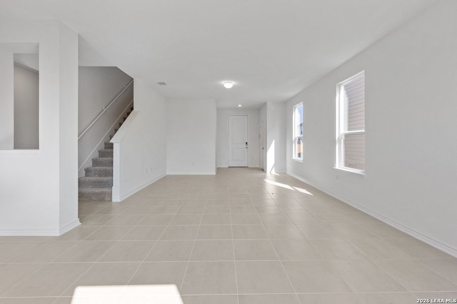 Spacious, unfurnished interior of a new home in Southton Cove, San Antonio (Image 17).