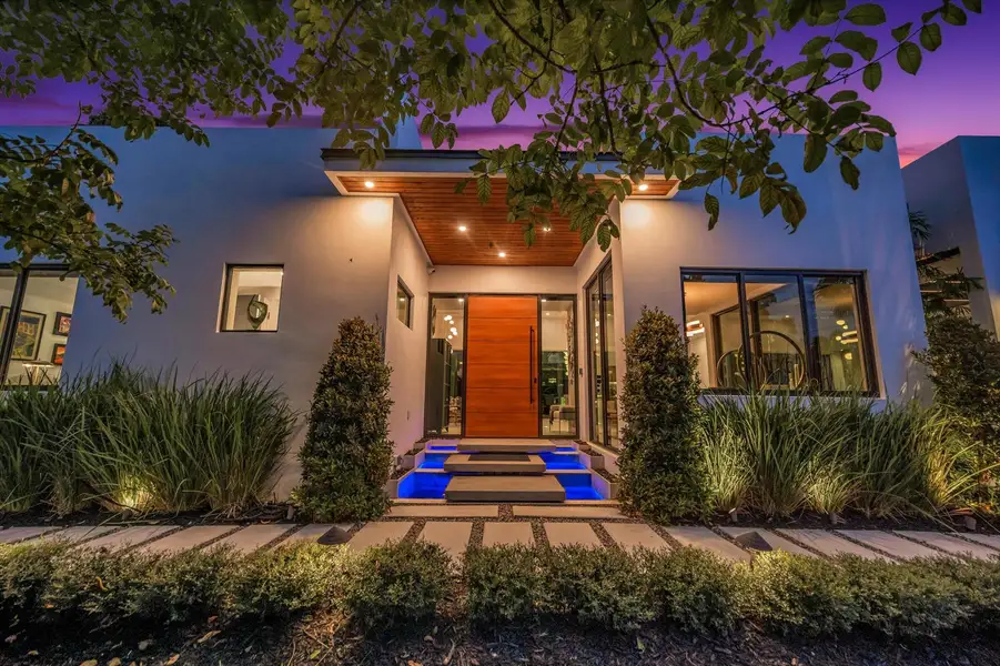 215 NE 28TH CT--23 215 NE 28TH CT--23
