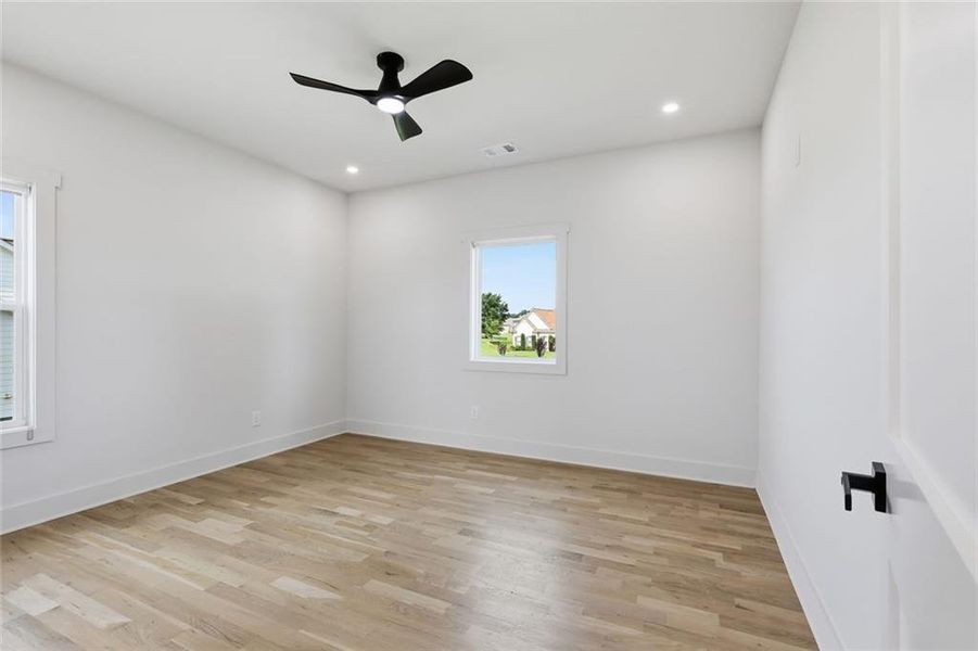 Spacious, unfurnished interior of a new home in , Clermont (Image 53).