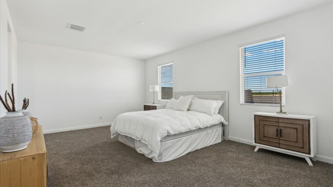 Representative furnished interior of a home built from the Justin by D.R. Horton in Sorrento, Maricopa (Image 16).