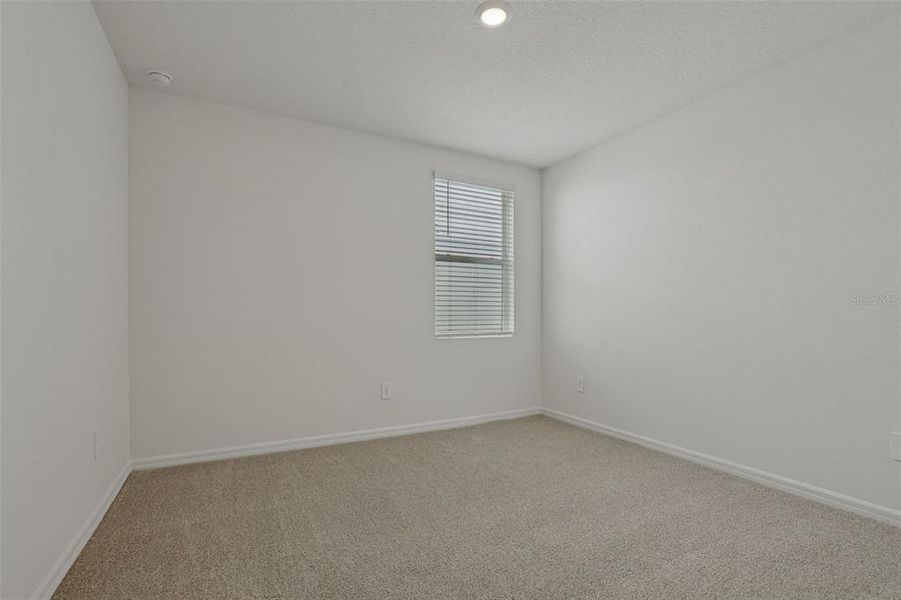 Spacious, unfurnished interior of a new home in The Reserve at Twin Lakes, St. Cloud (Image 20).