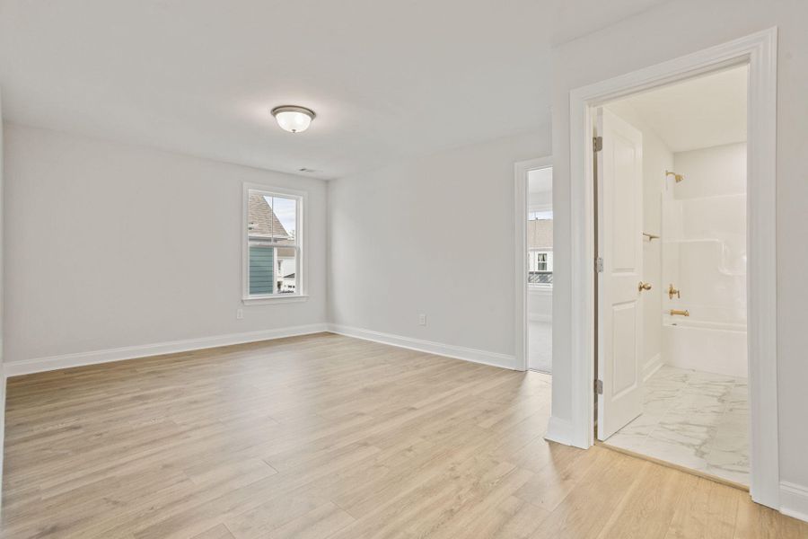 Spacious, unfurnished interior of a new home in Phillips Crossing, Ridgeville (Image 14).