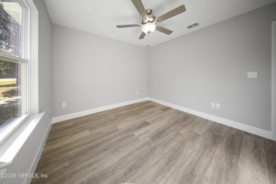 Spacious, unfurnished interior of a new home in , Jacksonville (Image 16).