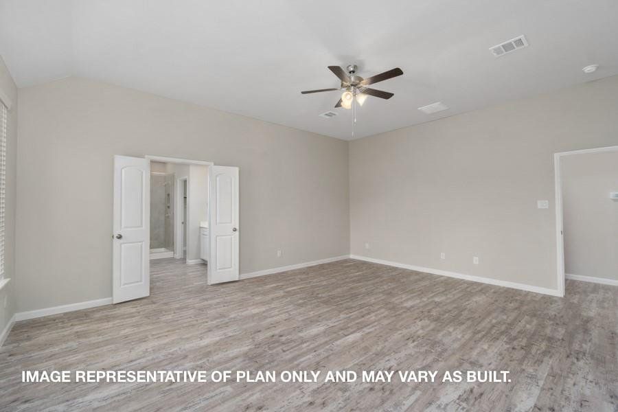 Spacious, unfurnished interior of a new home in River Ranch Estates, Dayton (Image 7).