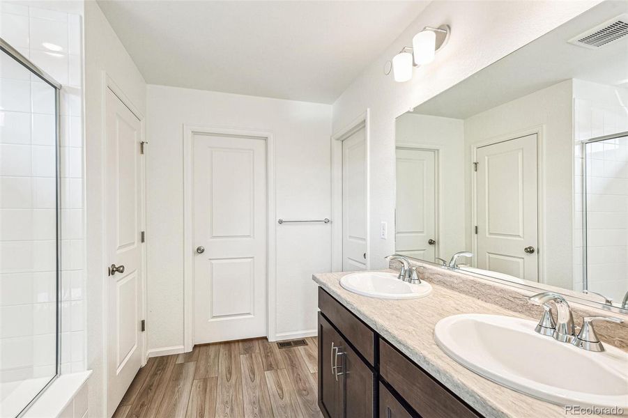Furnished interior view inside a new home in Turnberry, Commerce City (Image 7).