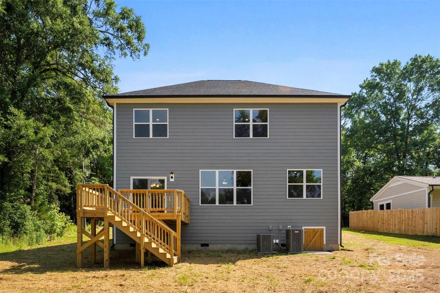 Exterior details and patio area of a home in , Charlotte (Image 25).