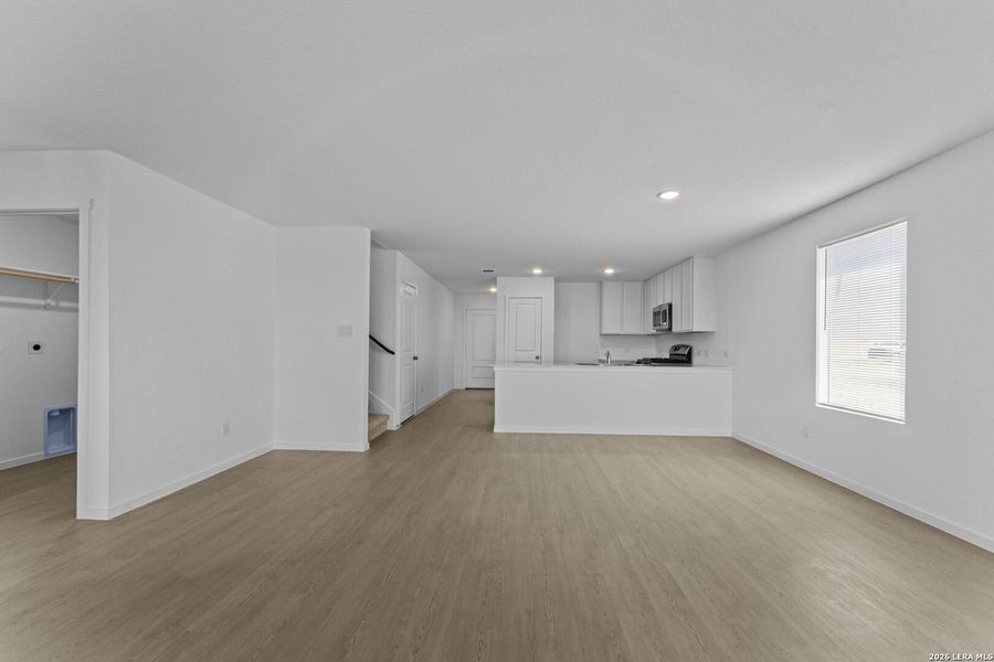 Spacious, unfurnished interior of a new home in Sky Ranch, New Braunfels (Image 20).