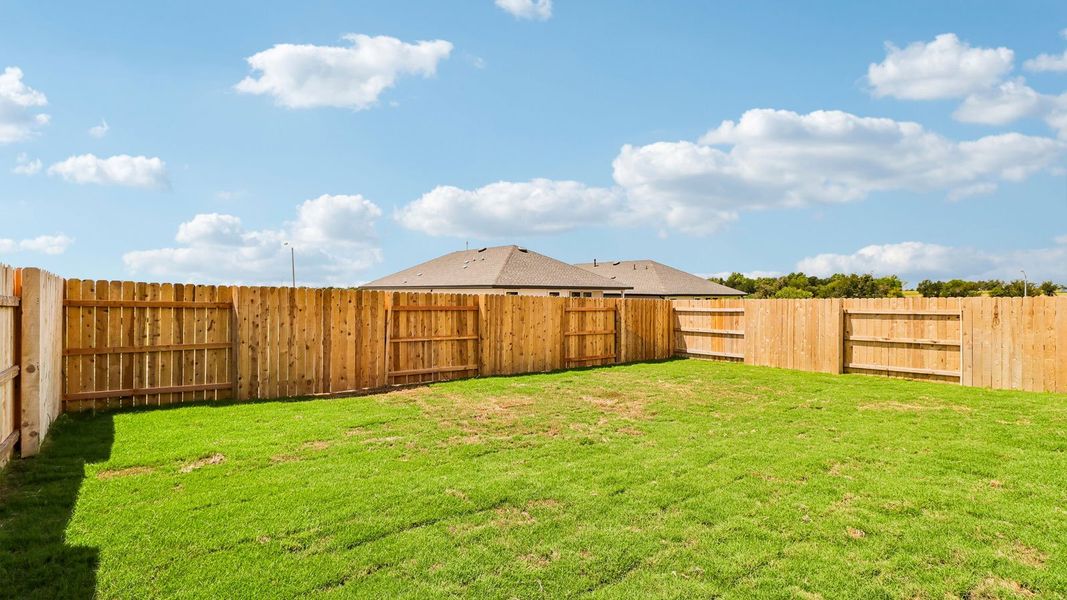 Exterior details and patio area of a home in Briarwood, Elgin (Image 17).