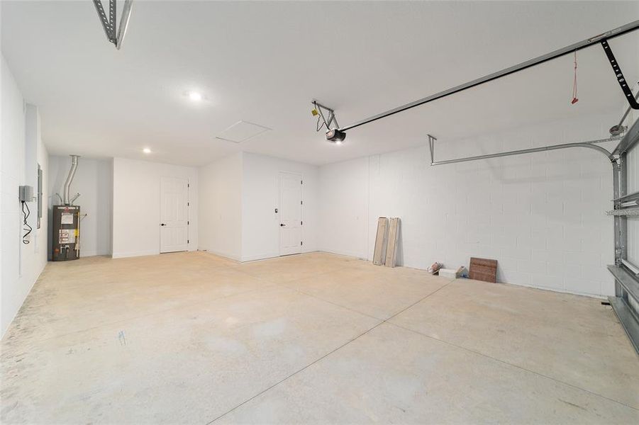 Spacious, unfurnished interior of a new home in On Top of the World Communities, Ocala (Image 14).