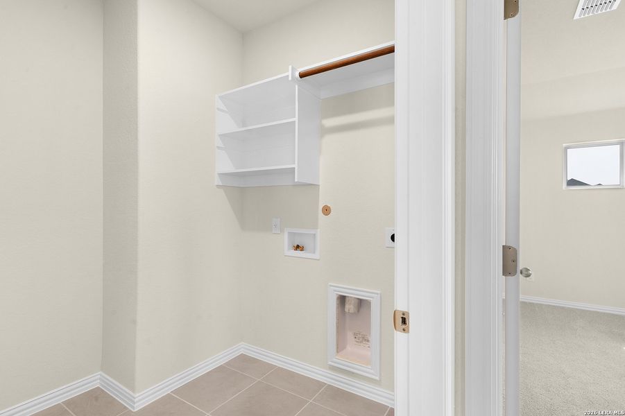 Spacious, unfurnished interior of a new home in Prairie Green, Converse (Image 18).