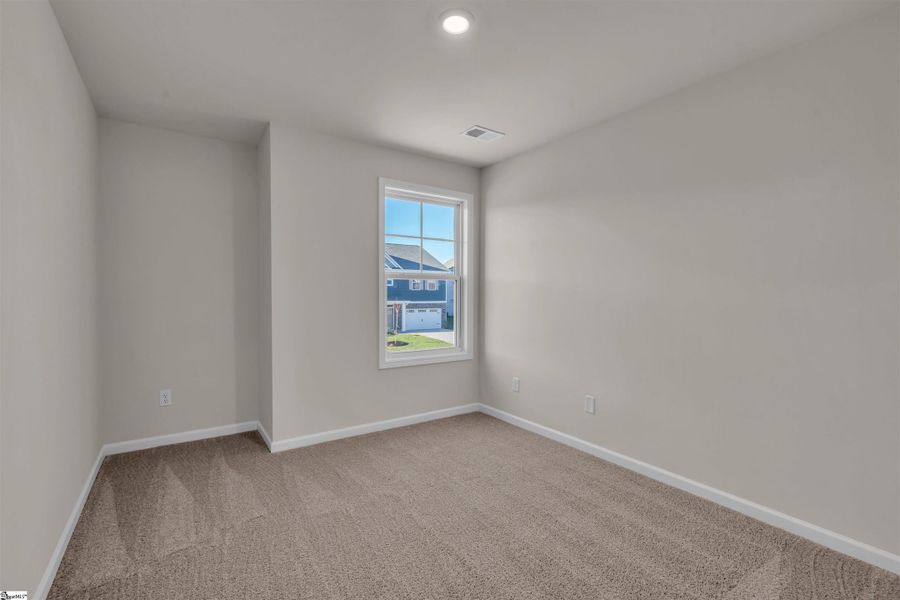 Spacious, unfurnished interior of a new home in Halton Oaks, Spartanburg (Image 25).