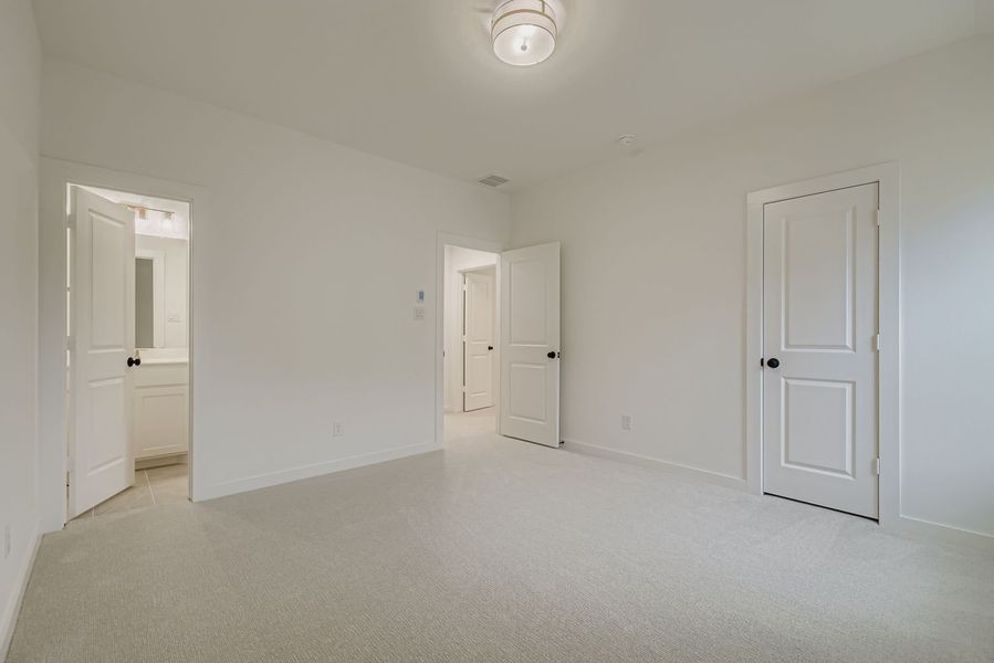 Spacious, unfurnished interior of a new home in Castle Hills Northpointe - Townhomes, Lewisville (Image 24).