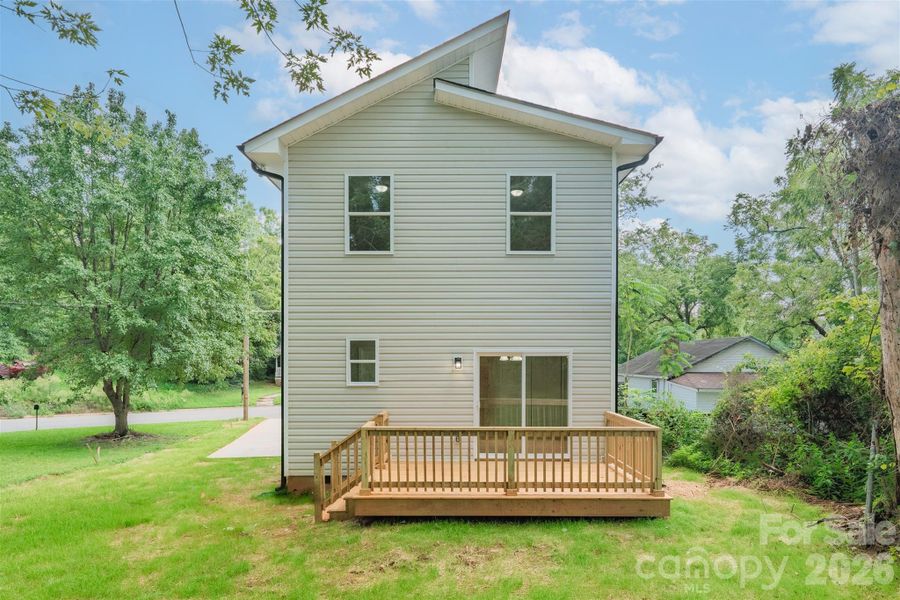Exterior details and patio area of a home in , Statesville (Image 27).