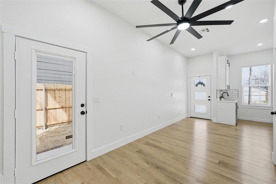 Spacious, unfurnished interior of a new home in , Waco (Image 8).